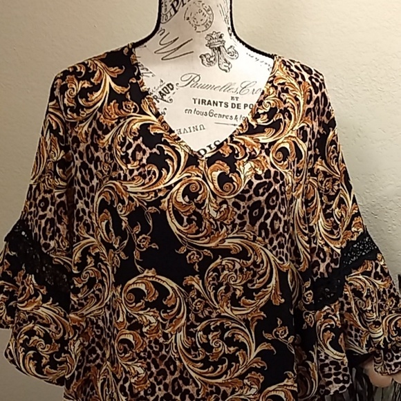 5⭐RESTOCKED 18/20 Gorgeous Top - Picture 2 of 6